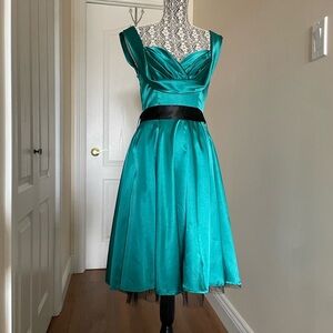 Elegant Retro Green Satin Dress Sz 8